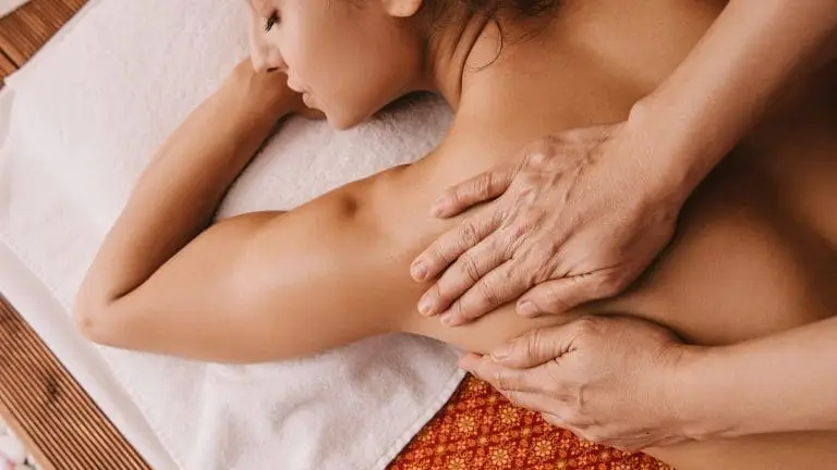 ディープ・ティシュー・タイ・マッサージ | Nakee Thai Massage