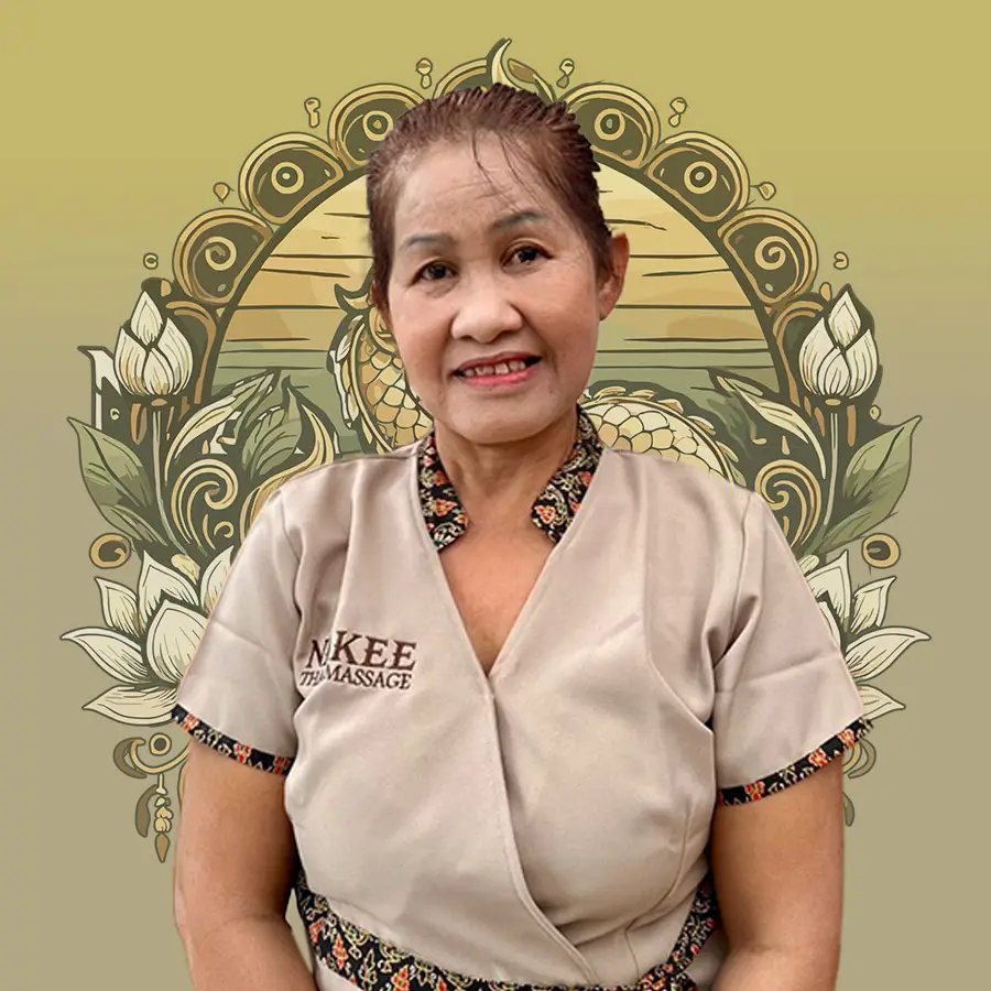 Nakee's-Massage-Therapist-Toey